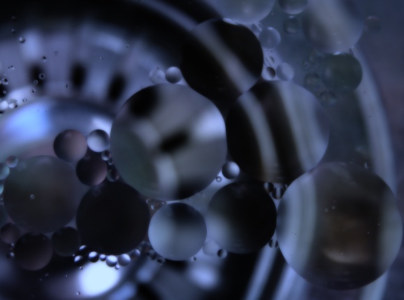 olive-oil-droplets_33471714_o