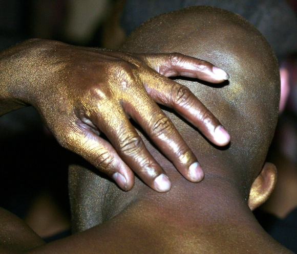 covered-in-gold-glitter_57452301_o